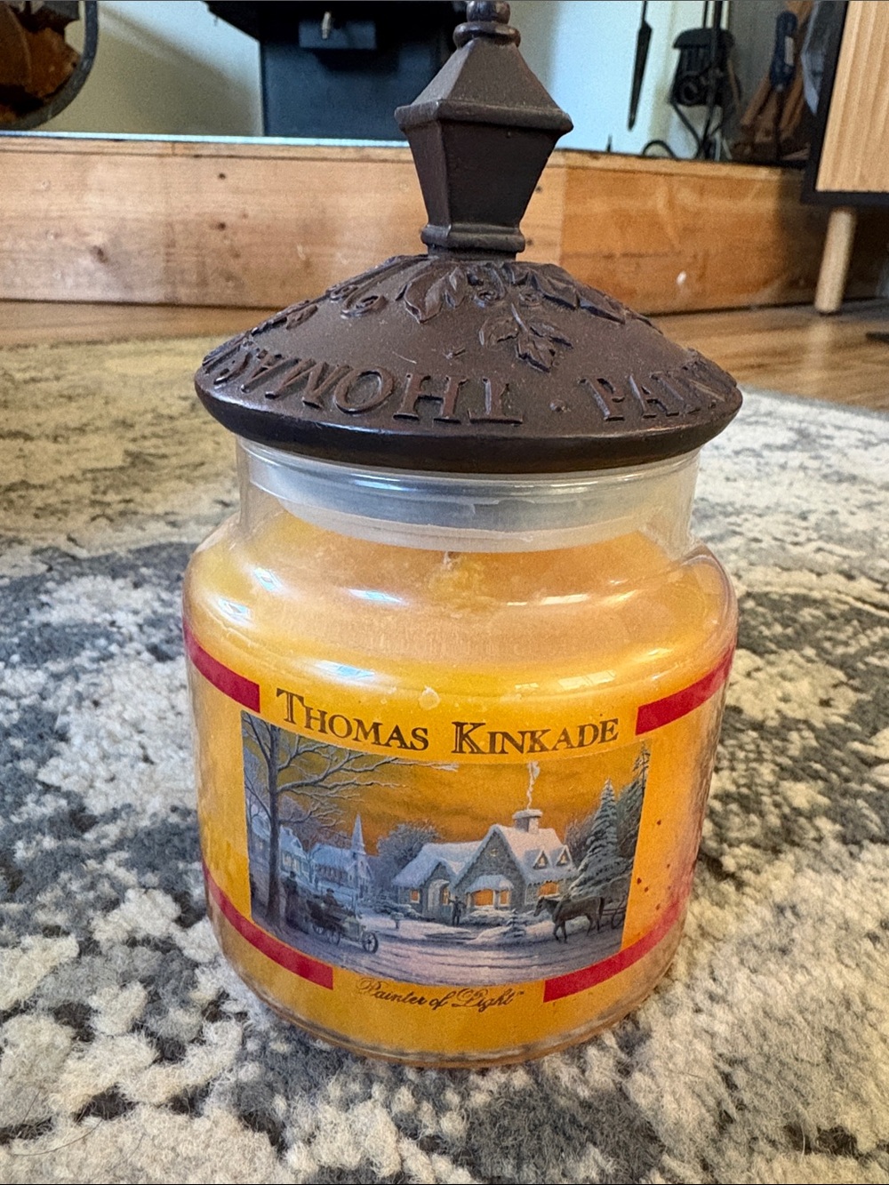 Thomas Kinkade memories of Christmas 16 ounce Jar Candle Bronze-Tone lid